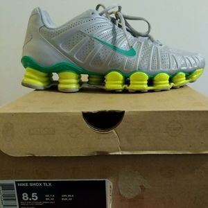 Nike Shox TLX 488313-033 8.5M wolf grey/ stadium green-volt 8.75/10